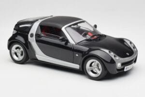 Smart Roadster Dark Blue Bburago 1:18 34917 Diecast — photo 6 of 8