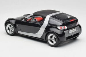 Smart Roadster Dark Blue Bburago 1:18 34917 Diecast — photo 7 of 8