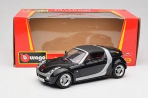 Smart Roadster Dark Blue Bburago 1:18 34917 Diecast — photo 8 of 8