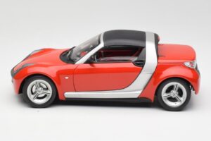 Smart Roadster Red Bburago 1:18 34099 Diecast — photo 4 of 8