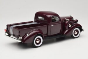 Studebaker Coupe Express Pickup Brown American Mint 1:18 92458-R1 Diecast — photo 3 of 8