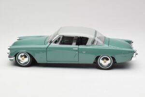 Studebaker Starliner Seafoam Green & Shasta White Maisto 1:18 31651 Diecast — photo 2 of 8