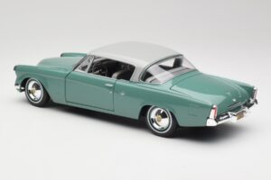Studebaker Starliner Seafoam Green & Shasta White Maisto 1:18 31651 Diecast — photo 3 of 8