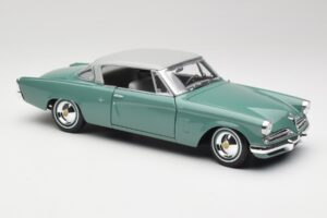 Studebaker Starliner Seafoam Green & Shasta White Maisto 1:18 31651 Diecast — photo 5 of 8