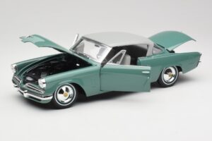 Studebaker Starliner Seafoam Green & Shasta White Maisto 1:18 31651 Diecast — photo 7 of 8