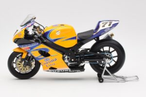 Suzuki GSX-R 1000 Team Alstare Corona Extra Y. Kagayama WSB 2005 Minichamps 1:12 122052271 Diecast