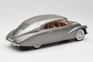 Tatra 87 Grey MCG 1:18 MCG18068 Diecast — photo 2 of 6