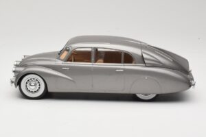 Tatra 87 Grey MCG 1:18 MCG18068 Diecast — photo 3 of 6