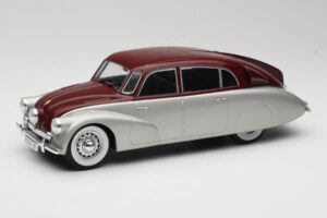 Tatra 87 Silver & Dark Red MCG 1:18 MCG18067 Diecast