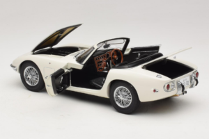 Toyota 2000 GT Cabriolet White James Bond Collection AUTOart 1:18 78731 Diecast — photo 5 of 8