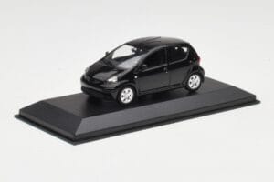 Toyota Aygo AB10 Black Minichamps 1:43 400166401 Diecast — photo 2 of 4