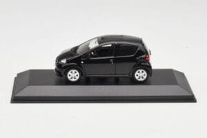 Toyota Aygo AB10 Black Minichamps 1:43 400166401 Diecast
