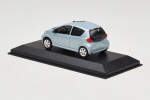 Toyota Aygo Light Blue Metallic Minichamps 1:43 TOYOTA012 Diecast — photo 3 of 4