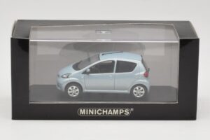 Toyota Aygo Light Blue Metallic Minichamps 1:43 TOYOTA012 Diecast — photo 4 of 4