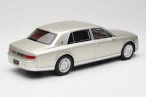 Toyota Century Silver Metallic Kyosho 1:18 KSR18036S Diecast — photo 2 of 6