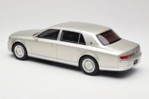 Toyota Century Silver Metallic Kyosho 1:18 KSR18036S Diecast — photo 5 of 6