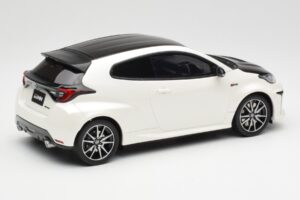Toyota GRMN Yaris Rally Package White Otto 1:18 OT1071 Resin — photo 2 of 6