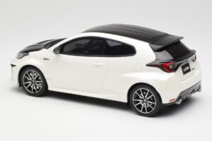 Toyota GRMN Yaris Rally Package White Otto 1:18 OT1071 Resin — photo 5 of 6