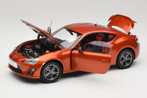 Toyota GT86 Red Century Dragon 1:18 CD01 Diecast — photo 2 of 8