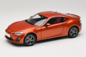Toyota GT86 Red Century Dragon 1:18 CD01 Diecast