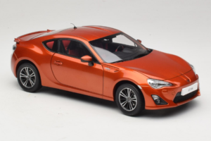 Toyota GT86 Red Century Dragon 1:18 CD01 Diecast — photo 6 of 8