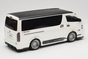 Toyota Hiace Super GL Pearl White Otto 1:18 OT1136 Resin — photo 2 of 6