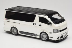 Toyota Hiace Super GL Pearl White Otto 1:18 OT1136 Resin — photo 4 of 6