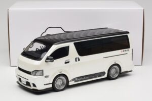 Toyota Hiace Super GL Pearl White Otto 1:18 OT1136 Resin — photo 6 of 6