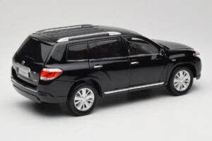 Toyota Highlander XU40 Black Paudi Model 1:18 2043612-B1 Diecast — photo 3 of 8