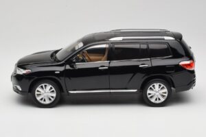 Toyota Highlander XU40 Black Paudi Model 1:18 2043612-B1 Diecast — photo 4 of 8