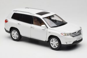 Toyota Highlander XU40 White Paudi Model 1:18 2043612-W1 Diecast — photo 6 of 8