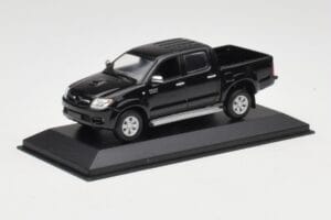 Toyota Hilux Black Minichamps 1:43 400166662 Diecast — photo 2 of 4
