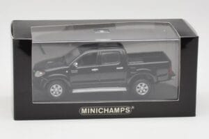Toyota Hilux Black Minichamps 1:43 400166662 Diecast — photo 4 of 4