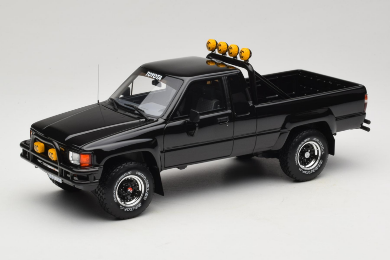 Toyota Hilux N60 SR5 Pickup Black Otto 1:18 OT481B Resin