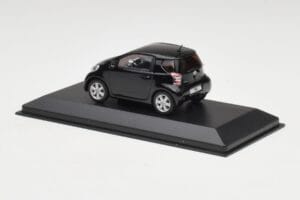 Toyota iQ Black Mica Minichamps 1:43 403166803 Diecast — photo 3 of 4