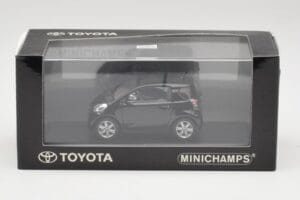 Toyota iQ Black Mica Minichamps 1:43 403166803 Diecast — photo 4 of 4