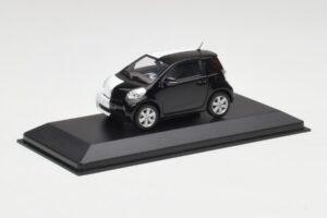 Toyota iQ Black & White Geneva Motor Show 2009 Minichamps 1:43 400166801 Diecast — photo 2 of 4