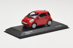 Toyota iQ Red Minichamps 1:43 400166800 Diecast — photo 2 of 4