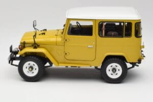 Toyota Land Cruiser FJ40 Mustard Yellow Kyosho 1:18 08971Y Diecast — photo 4 of 8
