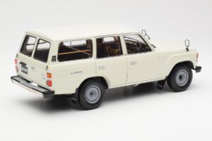 Toyota Land Cruiser J60 White Kyosho 1:18 08956W Diecast — photo 3 of 8