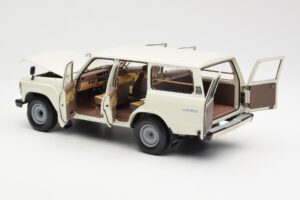 Toyota Land Cruiser J60 White Kyosho 1:18 08956W Diecast — photo 5 of 8