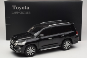 Toyota Land Cruiser LC200 Black Kengfai 1:18 KF024-13 Diecast — photo 8 of 8