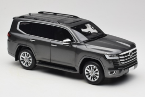 Toyota Land Cruiser LC300 ZX Grey LCD 1:18 LCD18013-ZX-GR Diecast — photo 6 of 8