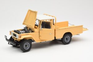 Toyota Land Cruiser Pickup Beige Kyosho 1:18 08958BE Diecast — photo 2 of 8