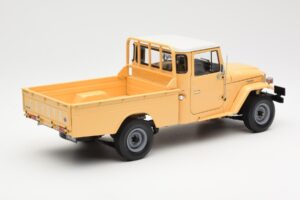 Toyota Land Cruiser Pickup Beige Kyosho 1:18 08958BE Diecast — photo 3 of 8