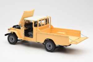 Toyota Land Cruiser Pickup Beige Kyosho 1:18 08958BE Diecast — photo 5 of 8