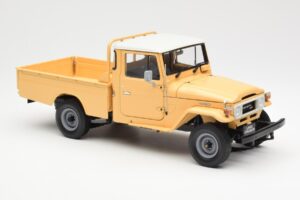 Toyota Land Cruiser Pickup Beige Kyosho 1:18 08958BE Diecast — photo 6 of 8