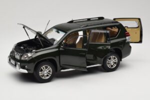 Toyota Land Cruiser Prado J150 Green Paudi Model 1:18 623132-GR Diecast — photo 2 of 8
