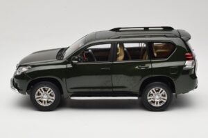 Toyota Land Cruiser Prado J150 Green Paudi Model 1:18 623132-GR Diecast — photo 4 of 8