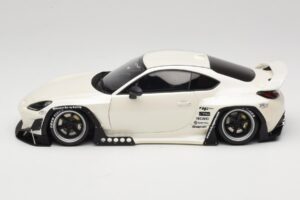 Toyota Pandem GR86 ZN8 Crystal White GT Spirit 1:18 GT498 Resin — photo 3 of 6